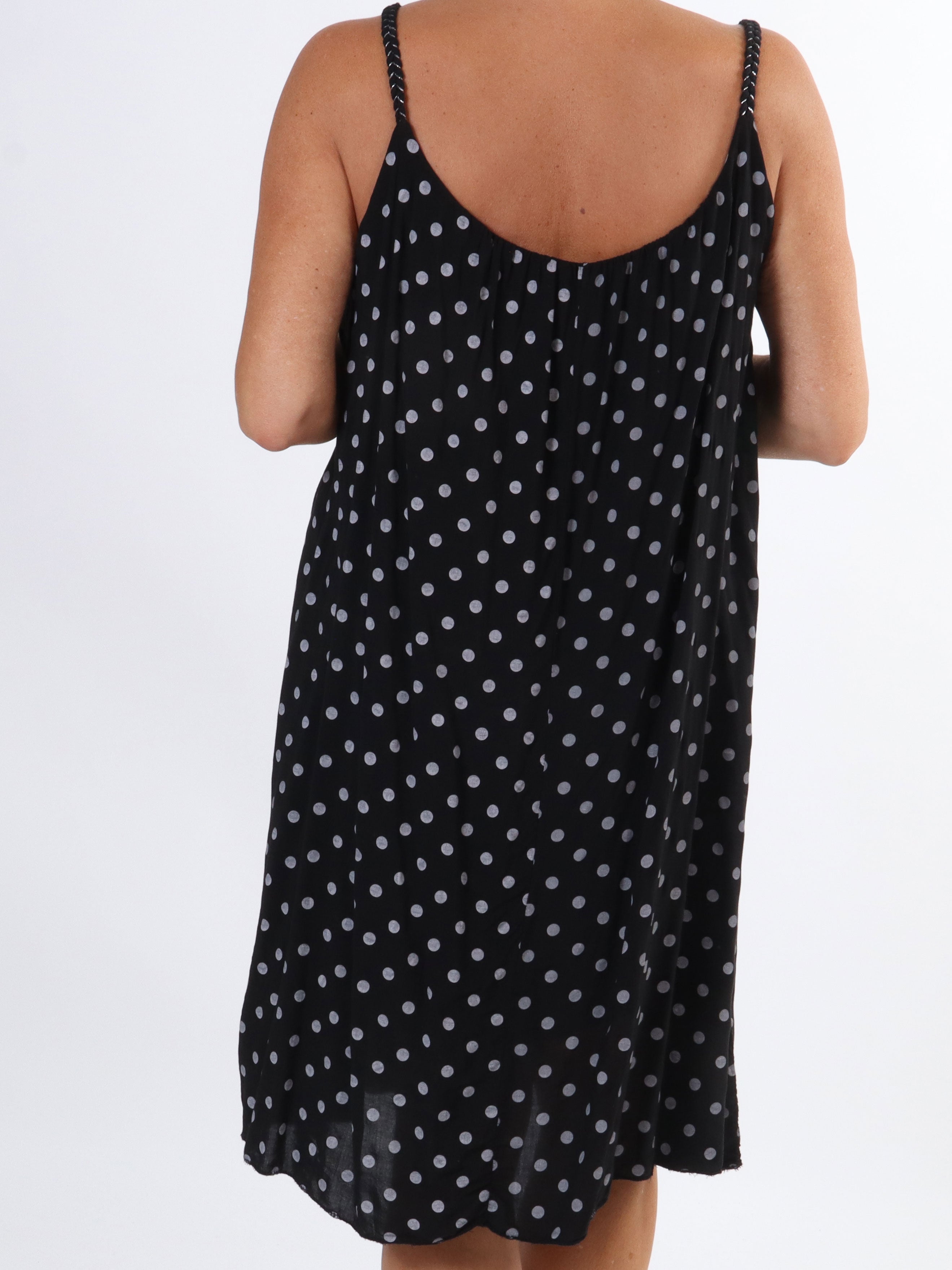 Annie Dot - Prickig klänning i viskos med flätade axelband